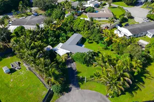 639 Madeline Ct, West Palm Beach, FL 33413 - Photo 51