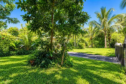 639 Madeline Court, West Palm Beach, FL 33413 - Photo 3