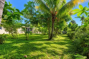 639 Madeline Ct, West Palm Beach, FL 33413 - Photo 37