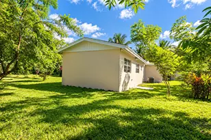 639 Madeline Ct, West Palm Beach, FL 33413 - Photo 35