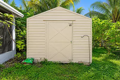 639 Madeline Court, West Palm Beach, FL 33413 - Photo 41