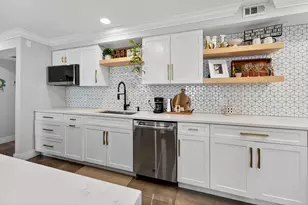 5440 N Ocean Dr, Singer Island, FL 33404 - Photo 1