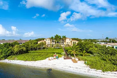910 Via Villagio, Hypoluxo, FL 33462 - Photo 3