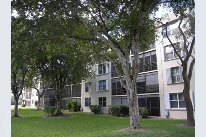 107 Royal Park Drive #2E, Oakland Park, FL 33309 - Photo 7