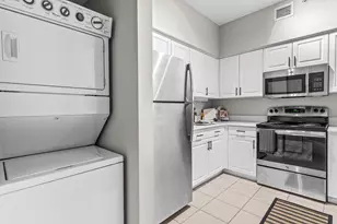 1977 Brandywine Rd, West Palm Beach, FL 33409 - Photo 7