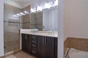 126 Riverwalk Cir E, Plantation, FL 33325 - Photo 23
