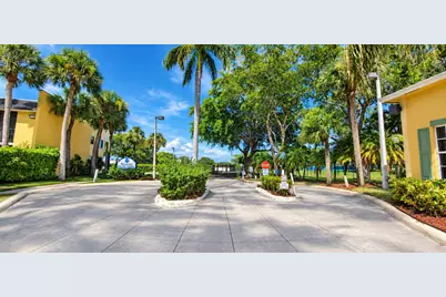 1509 Meadows Circle W, Boynton Beach, FL 33436 - Photo 23