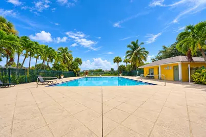 1509 Meadows Circle W, Boynton Beach, FL 33436 - Photo 19