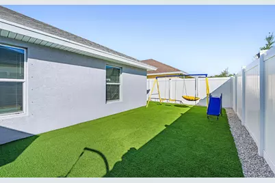 312 Palm Breezes Drive, Fort Pierce, FL 34945 - Photo 27
