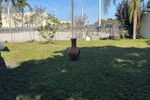 3271 Fairway Dr, Pompano Beach, FL 33069 - Photo 9