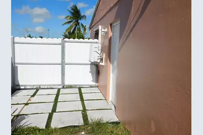 1511 SW 63rd Avenue, North Lauderdale, FL 33068 - Photo 3