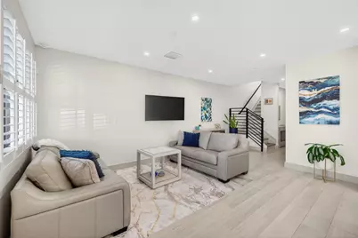 410 SE 12th Court, Fort Lauderdale, FL 33316 - Photo 5