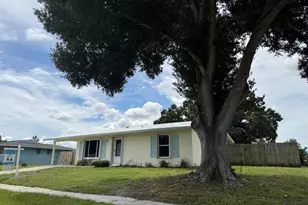142 NE Bracken Rd, Port Saint Lucie, FL 34983 - Photo 1