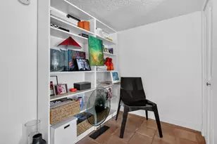 946 NE 24th Ave, Hallandale Beach, FL 33009 - Photo 17