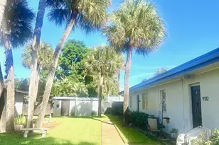 9326 Sunrise Dr, West Palm Beach, FL 33403 - Photo 5