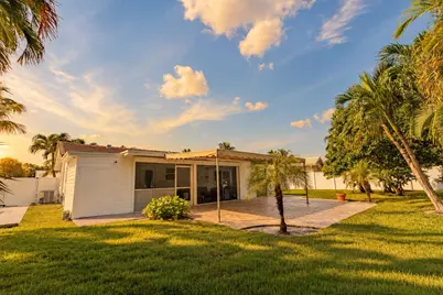 121 Tacoma Lane, Palm Beach Shores, FL 33404 - Photo 3