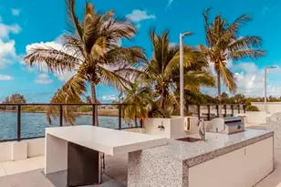 600 NE 36th St, Miami, FL 33137 - Photo 3