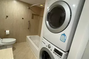 600 NE 36th St, Miami, FL 33137 - Photo 9