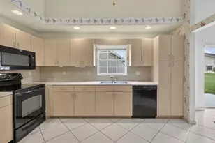 3914 Dafilee Cir, West Palm Beach, FL 33417 - Photo 7