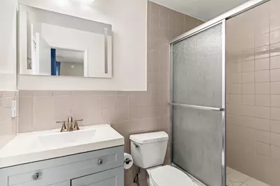 1121 N 66th Terrace, Hollywood, FL 33024 - Photo 19