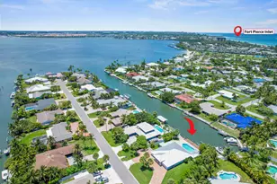 1718 Rio Vista Dr, Fort Pierce, FL 34949 - Photo 1