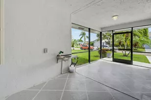 5253 Crystal Anne Dr, West Palm Beach, FL 33417 - Photo 5