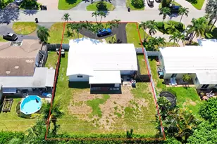 2621 NE 51st Ct, Lighthouse Point, FL 33064 - Photo 13