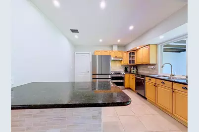 2621 NE 51st Court, Lighthouse Point, FL 33064 - Photo 3