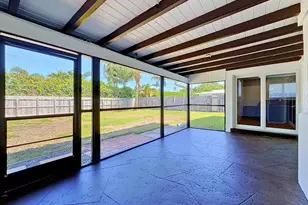 2621 NE 51st Ct, Lighthouse Point, FL 33064 - Photo 11