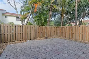 223 City View Dr, Fort Lauderdale, FL 33311 - Photo 23