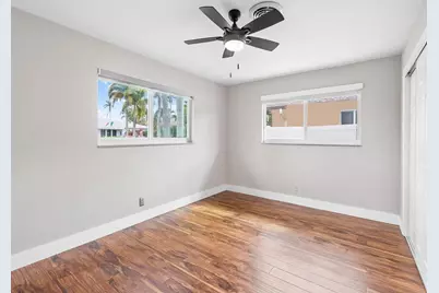 300 SE 10th Street, Pompano Beach, FL 33060 - Photo 23