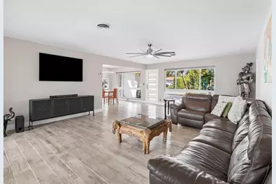 300 SE 10th Street, Pompano Beach, FL 33060 - Photo 7