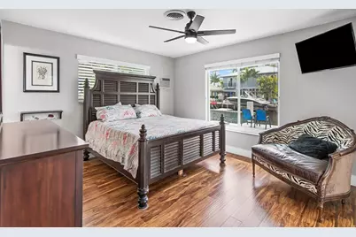 300 SE 10th Street, Pompano Beach, FL 33060 - Photo 15