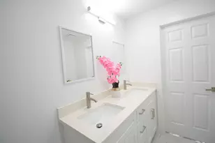 3541 NW 37th Ave, Lauderdale Lakes, FL 33309 - Photo 17