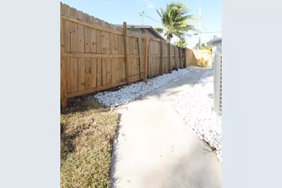 3541 NW 37th Avenue, Lauderdale Lakes, FL 33309 - Photo 23
