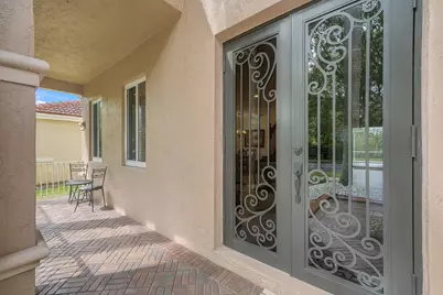 1020 Lavender Circle, Weston, FL 33327 - Photo 5