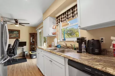 5275 SE Horizon Avenue, Stuart, FL 34997 - Photo 9
