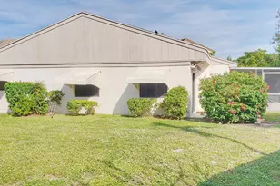 7 Whitehall Way, Boynton Beach, FL 33436 - Photo 5