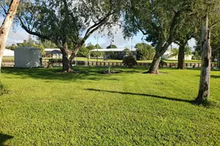 1122 Azalea Ave, Moore Haven, FL 33471 - Photo 3
