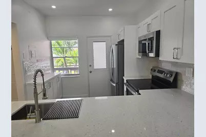 18555 NE 14th Avenue #709, Miami, FL 33179 - Photo 11