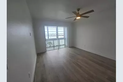 18555 NE 14th Avenue #709, Miami, FL 33179 - Photo 17