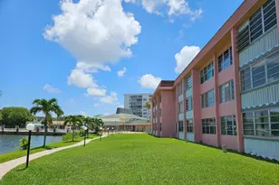 18555 NE 14th Ave, Miami, FL 33179 - Photo 43