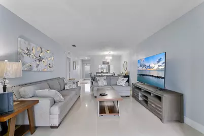 7807 Golf Cir Drive #305, Margate, FL 33063 - Photo 9