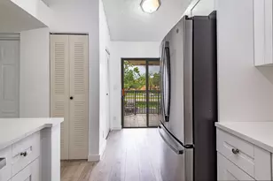 5590 Courtyard Dr, Margate, FL 33063 - Photo 9