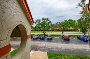 5590 Courtyard Dr, Margate, FL 33063 - Photo 5
