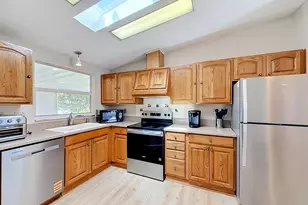 910 Orchid St, Lady Lake, FL 32159 - Photo 7