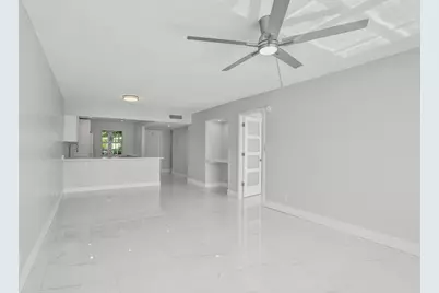 575 Oaks Lane #104, Pompano Beach, FL 33069 - Photo 9