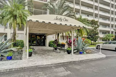 575 Oaks Lane #104, Pompano Beach, FL 33069 - Photo 1