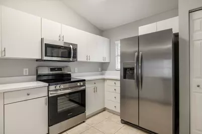 241 12th Street SW, Vero Beach, FL 32962 - Photo 7