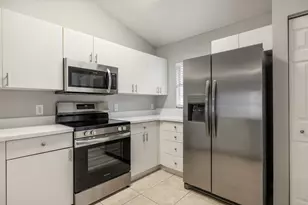 241 12th St SW, Vero Beach, FL 32962 - Photo 7